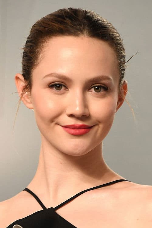 Iris Apatow photo