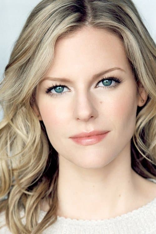 Chelsey Crisp photo