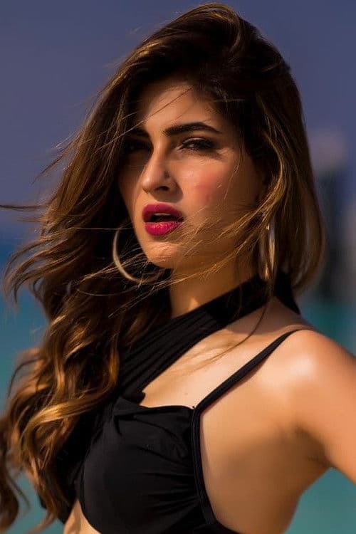 Karishma Sharma photo