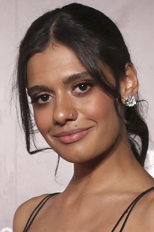 Madeleine Madden photo