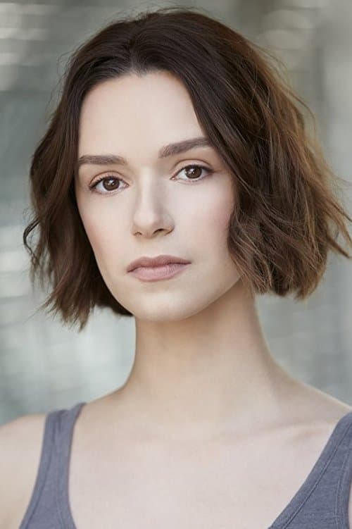 Alex Essoe photo